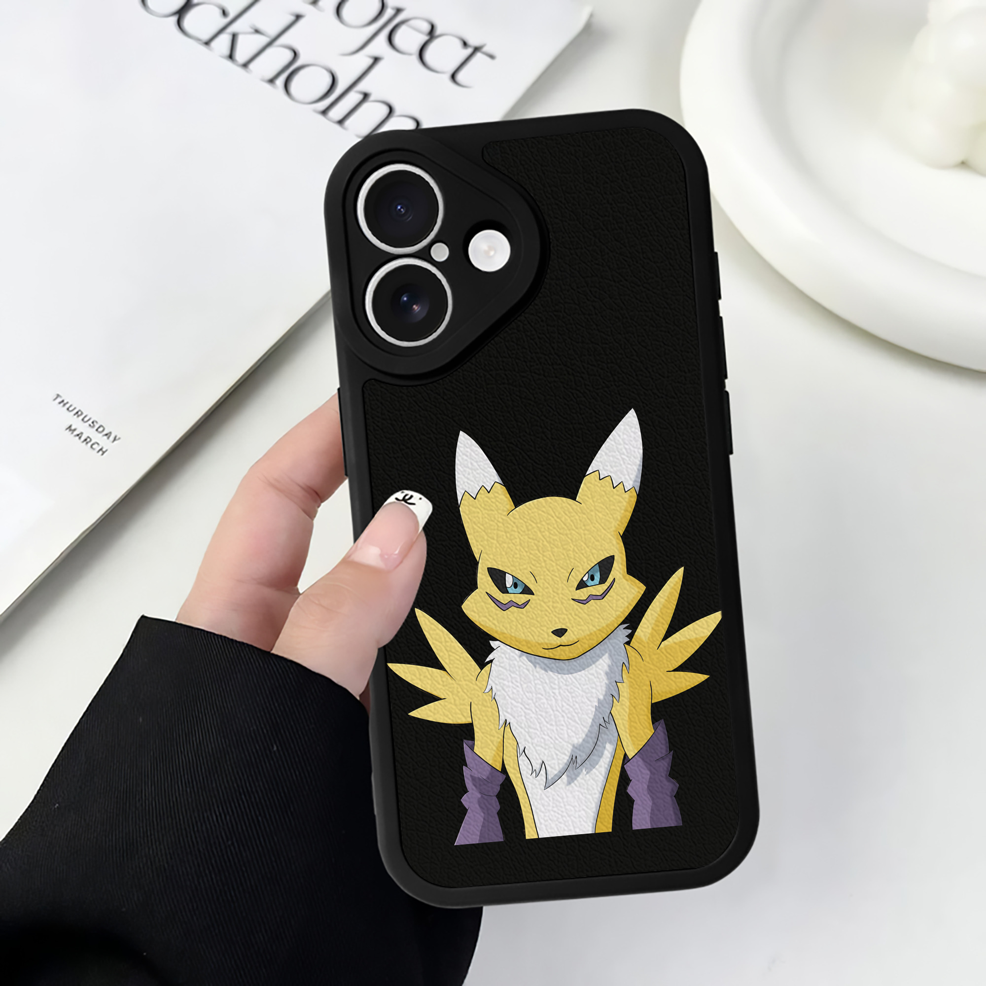（画像用） Digimon デジタルモンスター/デジモン 【iPhone 16シリーズ対応】シリコンスマホケース（レザー調） 材質：シリコン